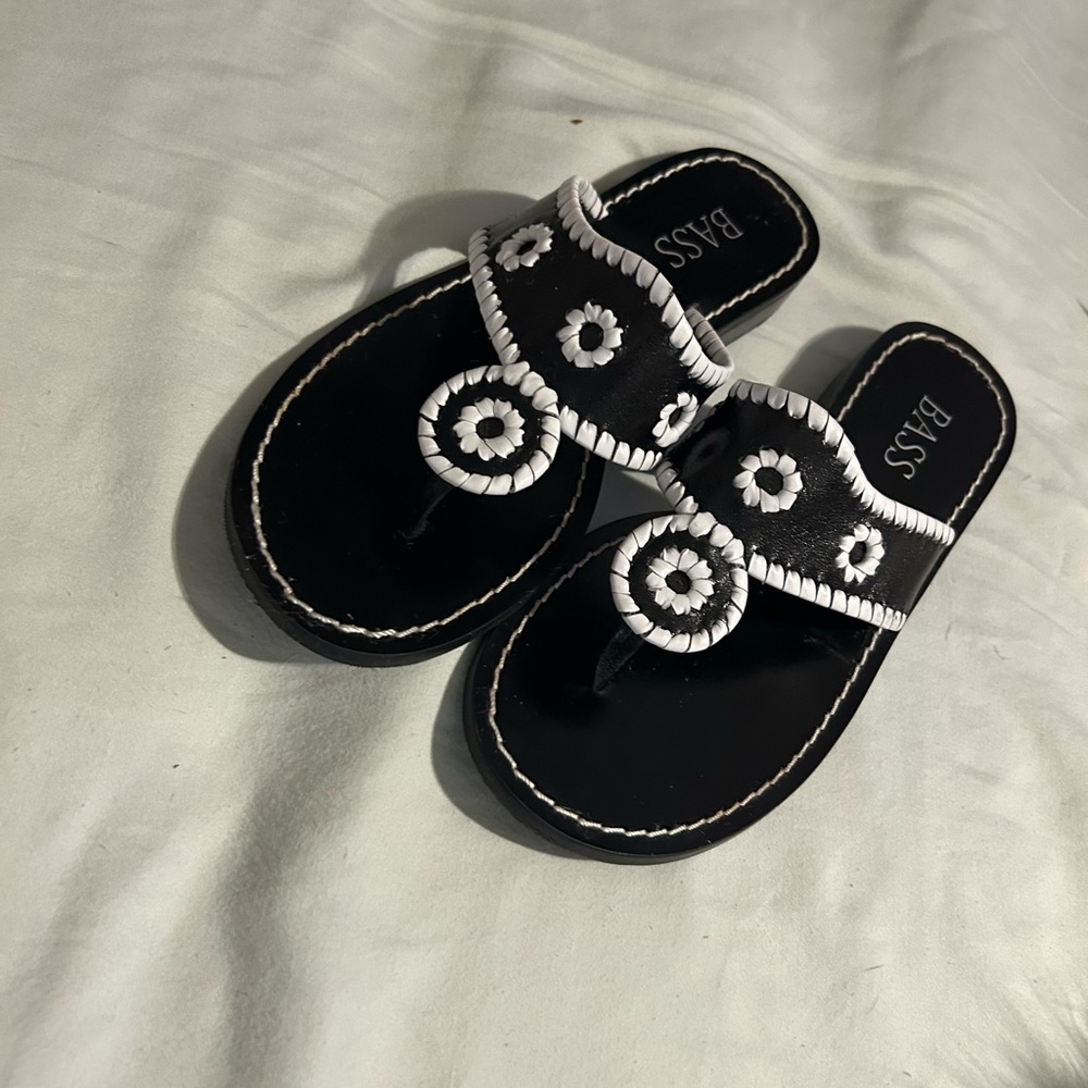 Bass sandals